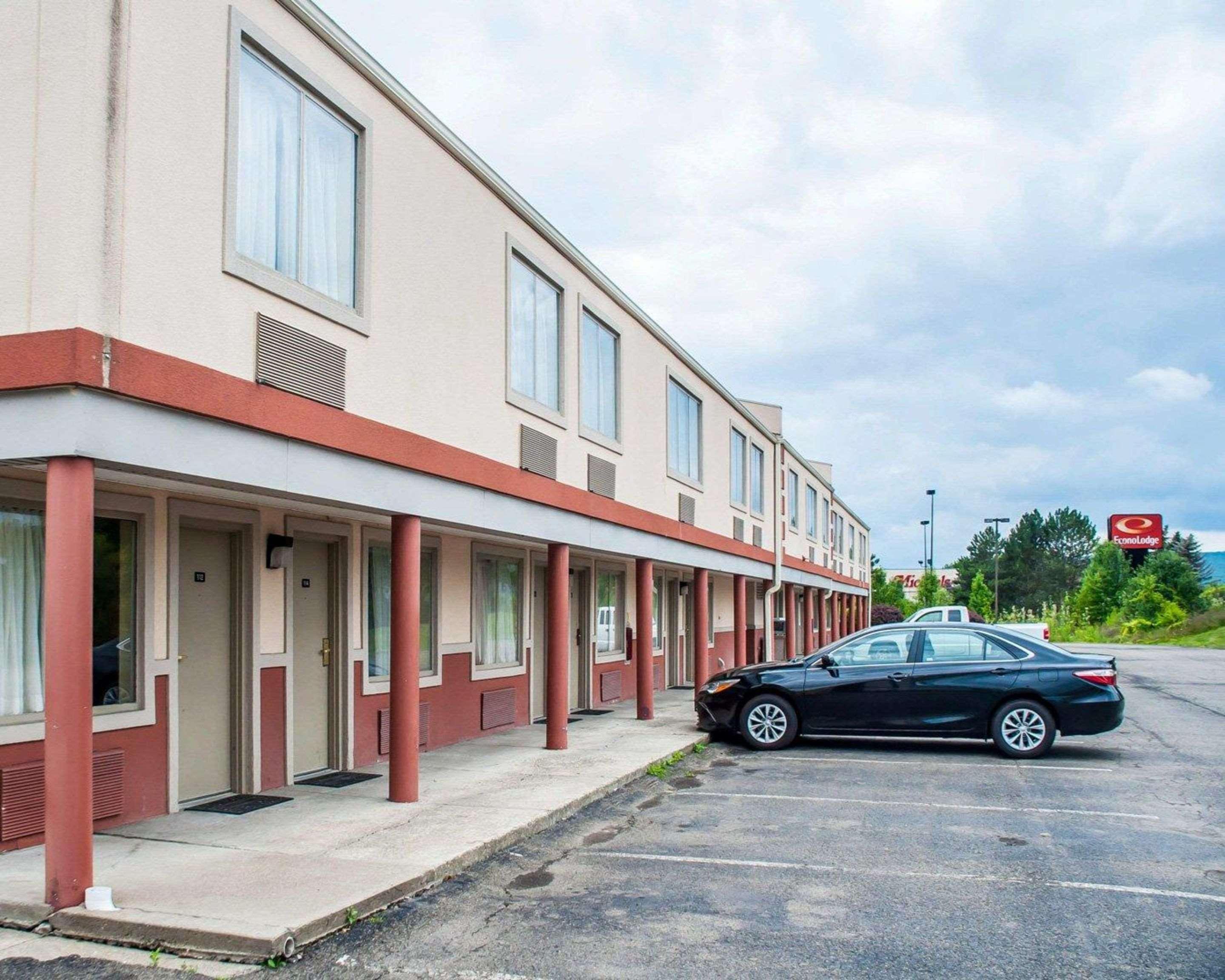 Econo Lodge Elmira-Corning Fisherville Екстер'єр фото