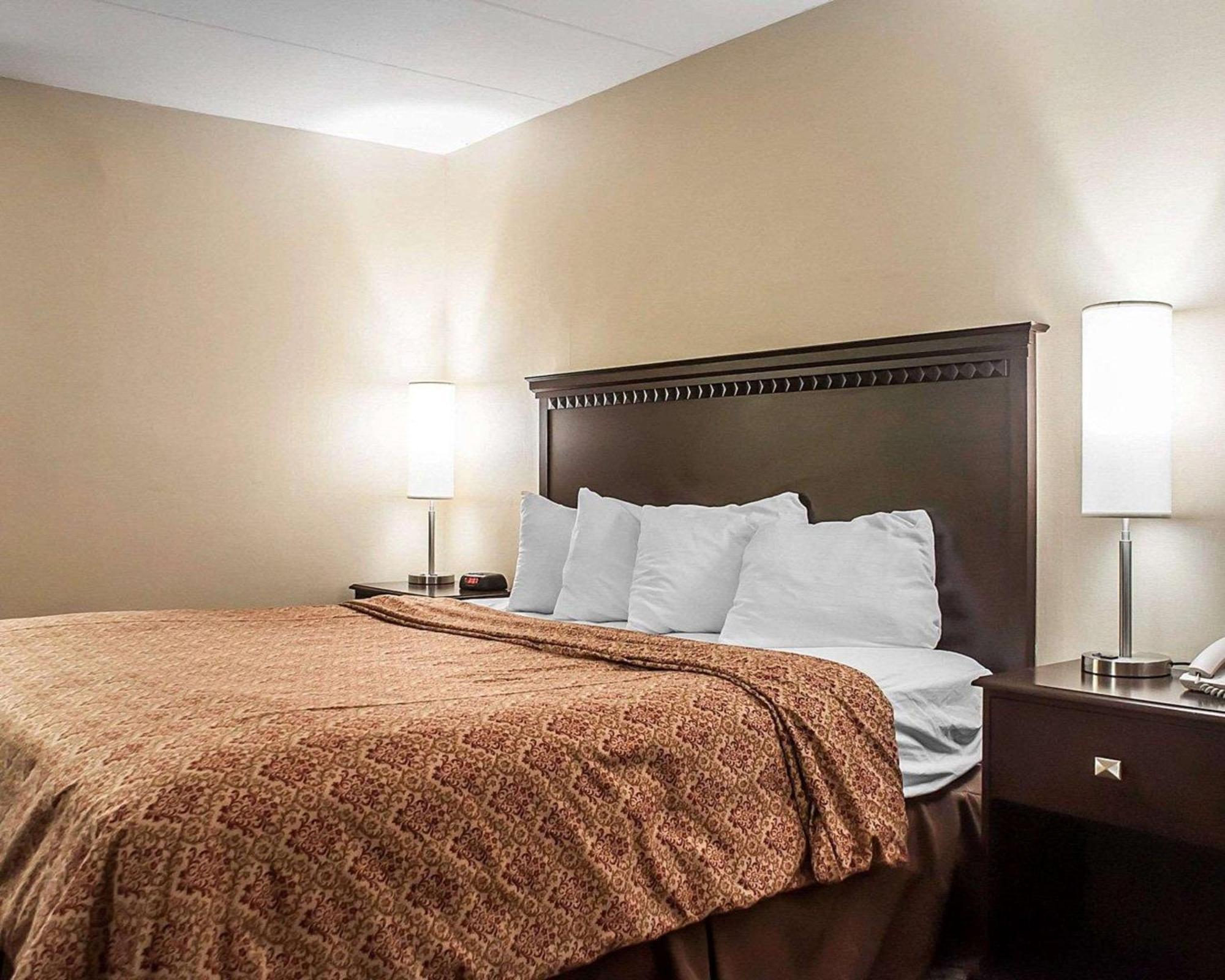 Econo Lodge Elmira-Corning Fisherville Екстер'єр фото
